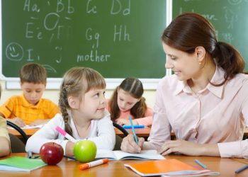 تبعیض آموزشی و نقض حقوق بشر