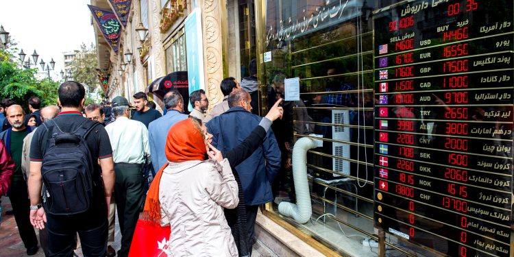 Analytical Report: The Political Economy of Sanctions and Weaknesses in Public Policy-Making in Iran